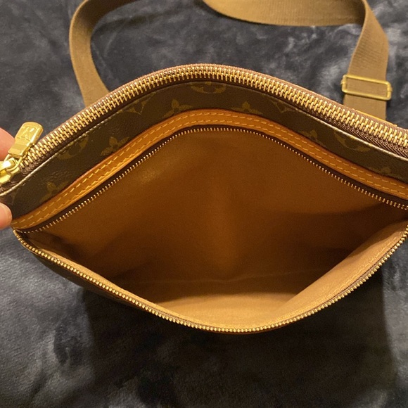 🩷 LOUIS VUITTON BOSPHORE MONOGRAM CROSSBODY 🩷 - Picture 13 of 16